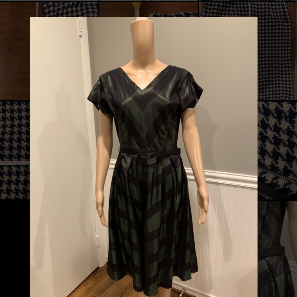 Beautiful 50s taffeta party dress size small